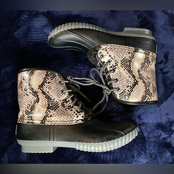 Black and Snake Print Women's Simply Southern Boots, size 7 - Picture 4 of 7
